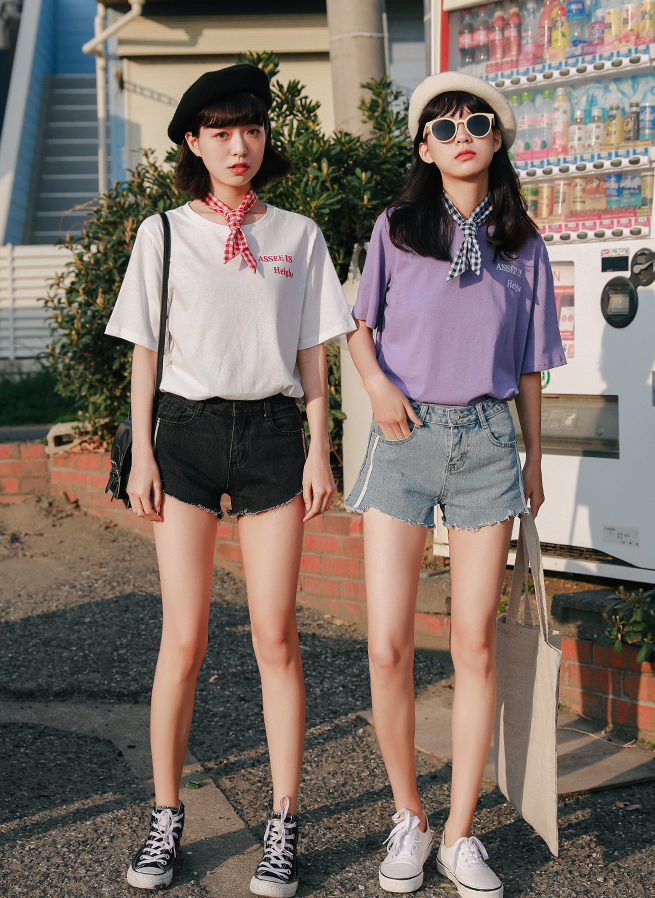 夏天+矮個子+T恤+短褲，高腰的穿法超顯高顯瘦哦