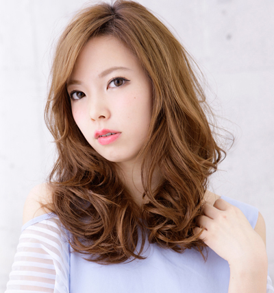 夏天+窄額頭女生適合什么發(fā)型？氣質改臉做小顏萌妹