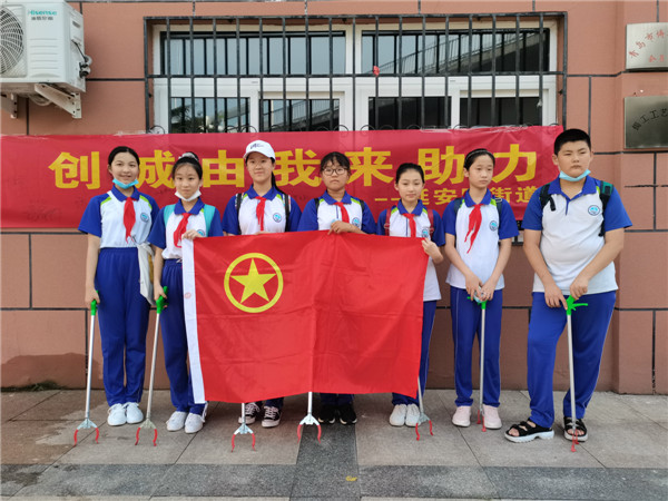 青島市北區(qū)延安路街道開(kāi)展“創(chuàng)城由我來(lái)助力”簽名及志愿服務(wù)活動(dòng)