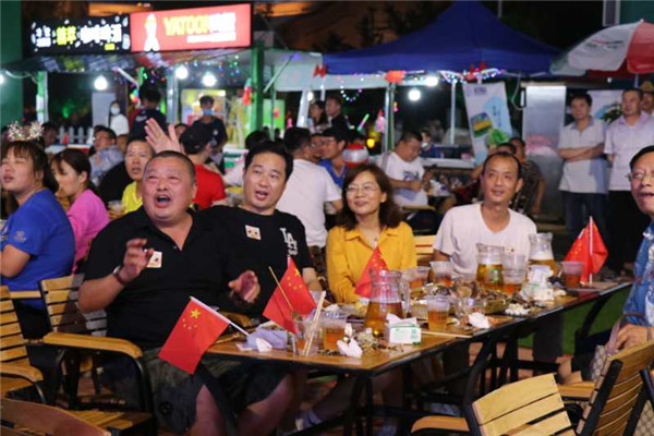 嘉士伯啤酒花園20多年的參節(jié)經(jīng)歷和啤酒品質(zhì)，也成為市民游客心中的“活招牌”