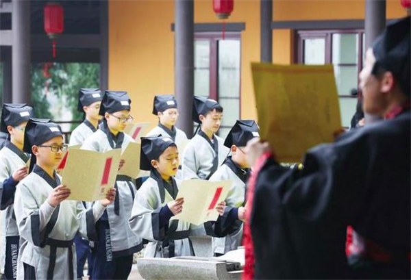 《青島龍湖龍譽城 | 龍小湖上學季『國學有禮』，書簡三字經免費領！》