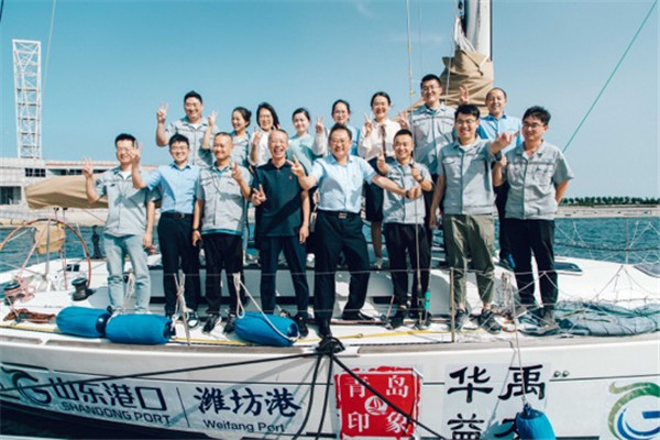 2020“山東港口杯”仙境海岸半島城市帆船拉力賽比賽船隊(duì)到達(dá)濰坊港舉行第一賽段頒獎(jiǎng)儀式  
