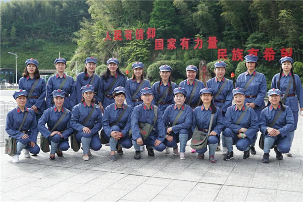 嶗山區(qū)工商聯(lián)組織女企業(yè)家開(kāi)展學(xué)黨史系列主題教育活動(dòng)