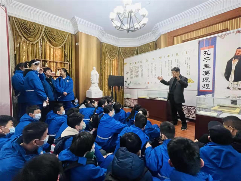 青島國開同學走進南園學習孔子文化