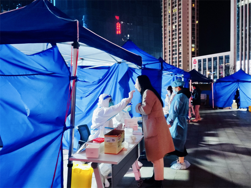 同心戰(zhàn)疫 共克時艱——民建會員企業(yè)深度傳播集團組織員工積極抗疫