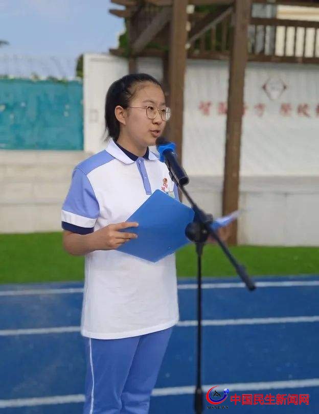 滿懷希望就會(huì)所向披靡——青島市李滄區(qū)智榮中學(xué)舉行開(kāi)學(xué)典禮