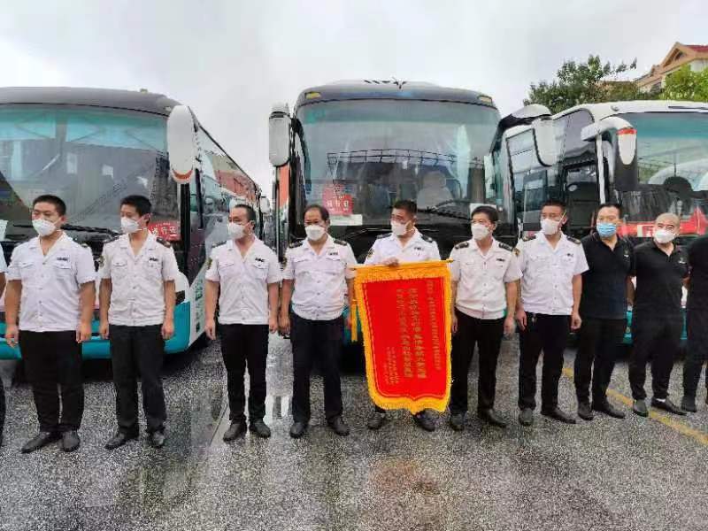 交運萊西15名援即墨抗疫轉(zhuǎn)運隊員凱旋歸來